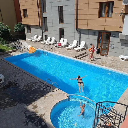 Sea Breeze 3 Apartment *